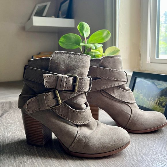 American Eagle Outfitters Shoes - Tan suede wrap buckle heeled booties